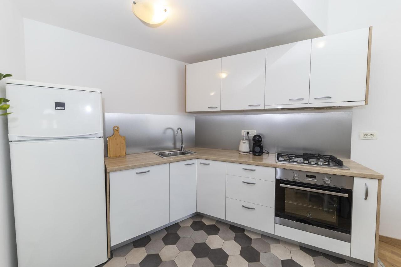 Apartments 23 And 25 With Free Private Parking Zadar Exterior foto