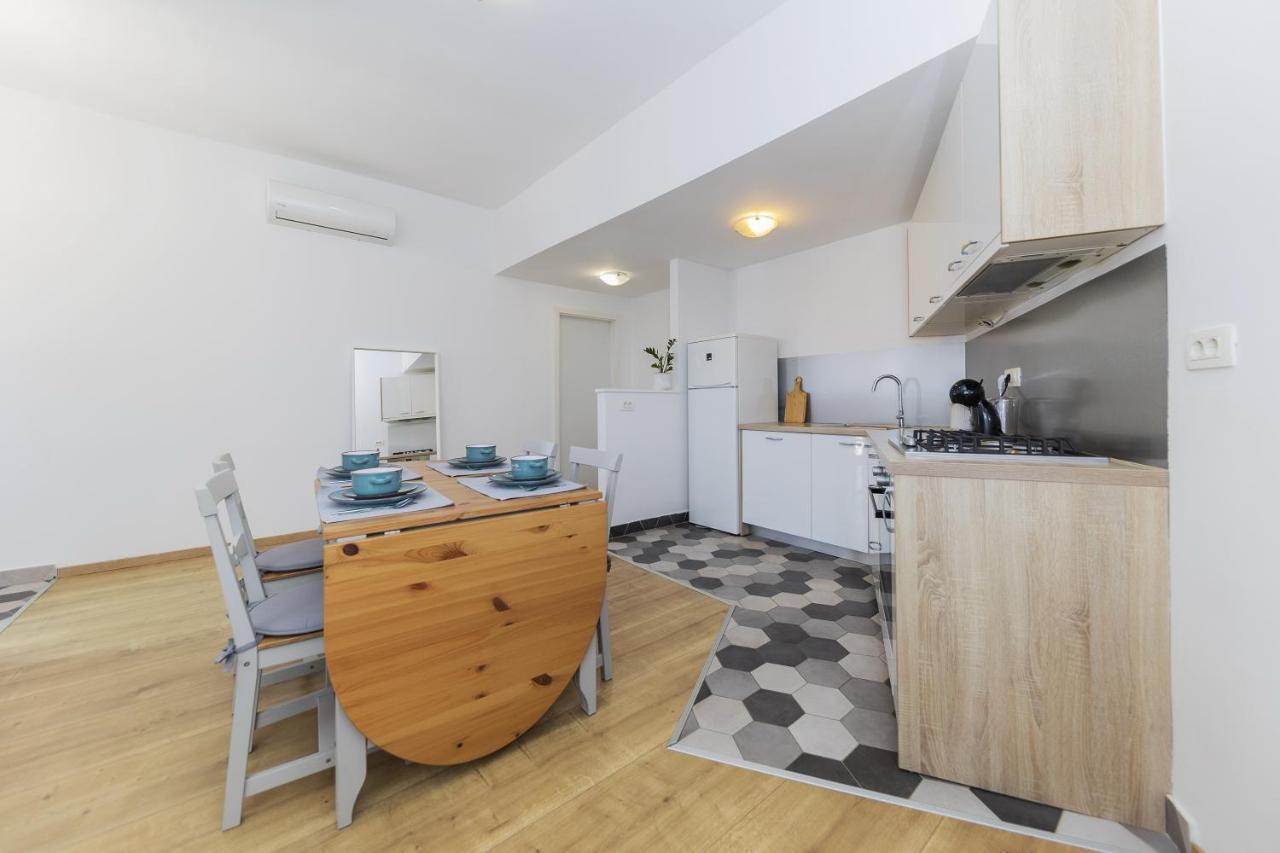 Apartments 23 And 25 With Free Private Parking Zadar Exterior foto