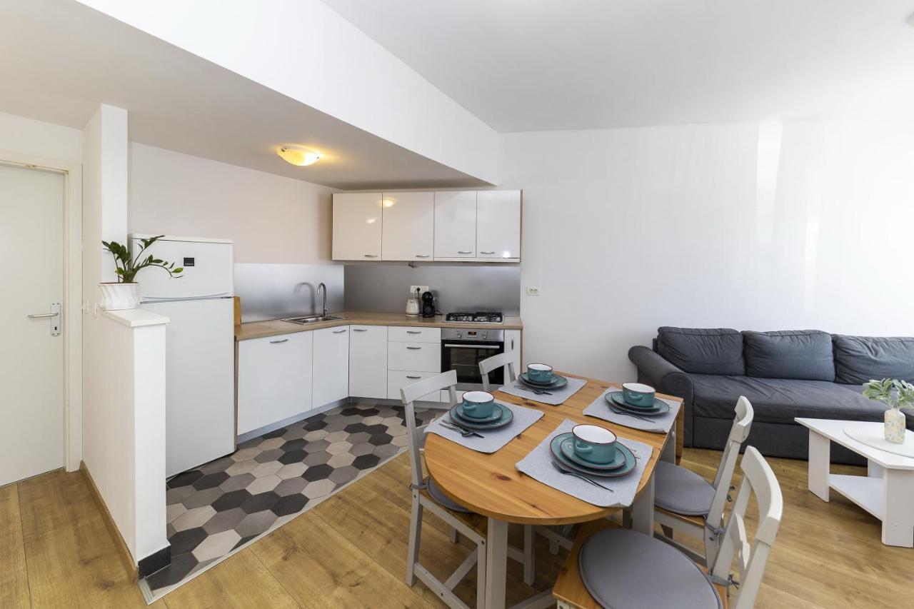 Apartments 23 And 25 With Free Private Parking Zadar Exterior foto