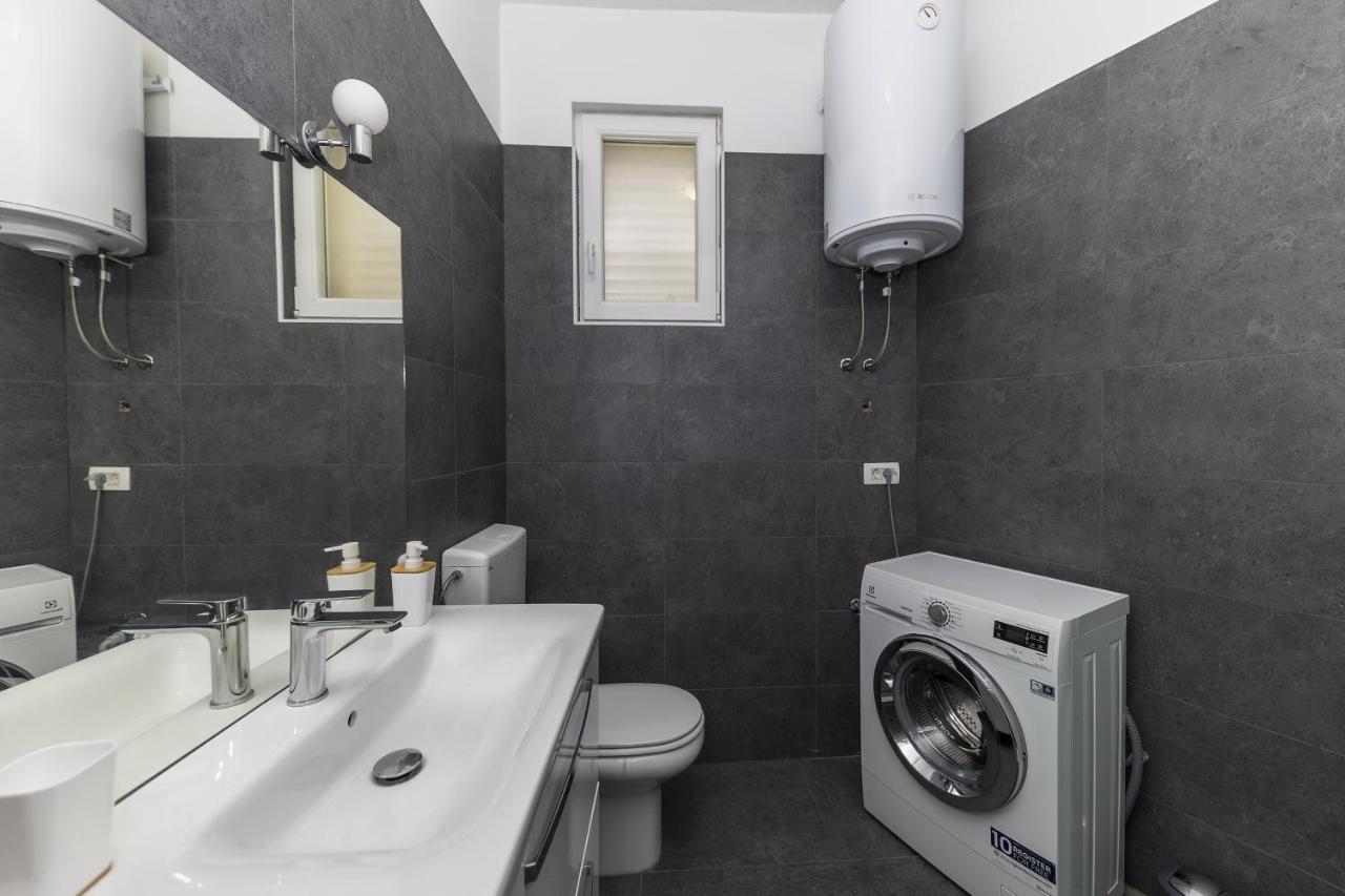 Apartments 23 And 25 With Free Private Parking Zadar Exterior foto