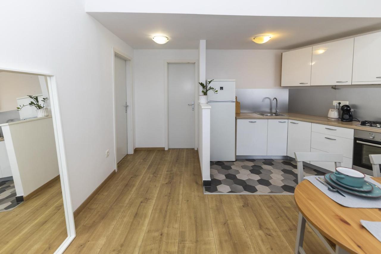 Apartments 23 And 25 With Free Private Parking Zadar Exterior foto